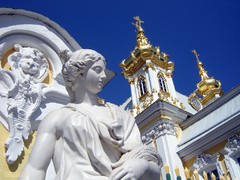 Купола церкви Большого Петергофского дворца