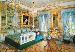 Диванная комната Большого Петергофского дворца
